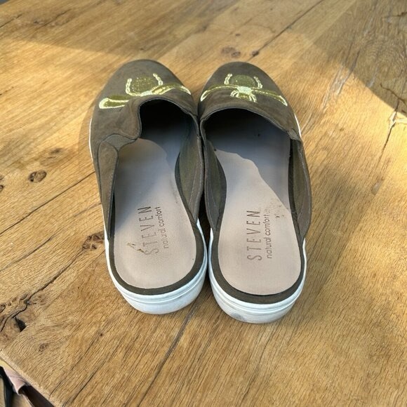 Steven Natural Comfort Green Embroidered Bee
Suede Slip On Shoes Women's Size 9M - Picture 3 of 5